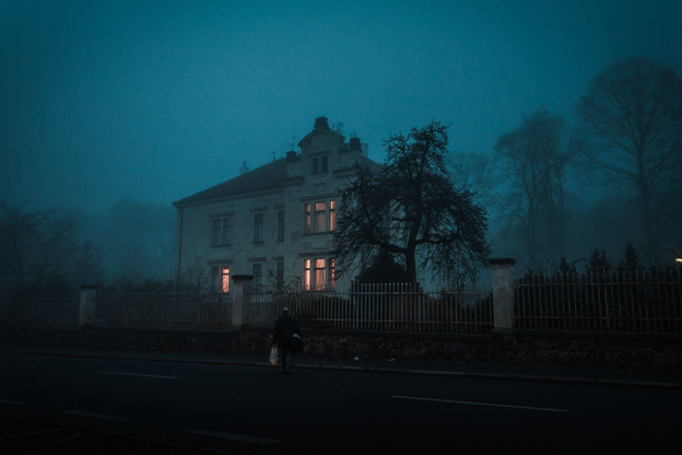 A spooky mansion in the spirit of Halloween's fright night