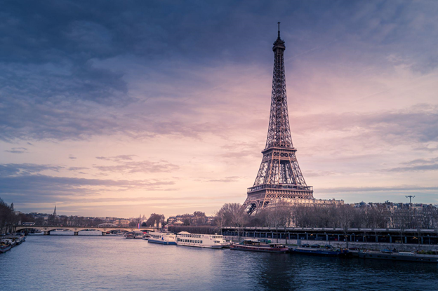 Photo of the Eifel Tower in Paris, France - traveling is one benefit of learning French