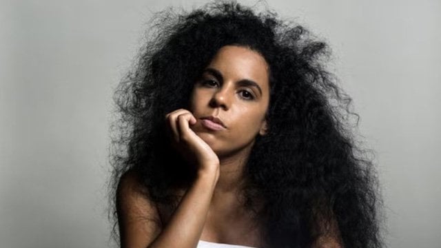 Flores - Danay Suárez