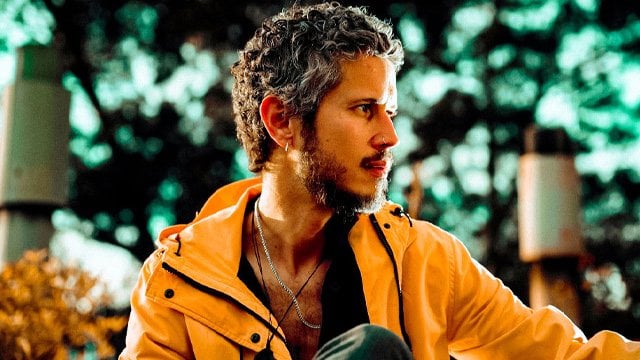 Carmesí - Vicente García